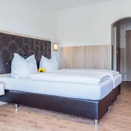 Victoria's Place * Hallein